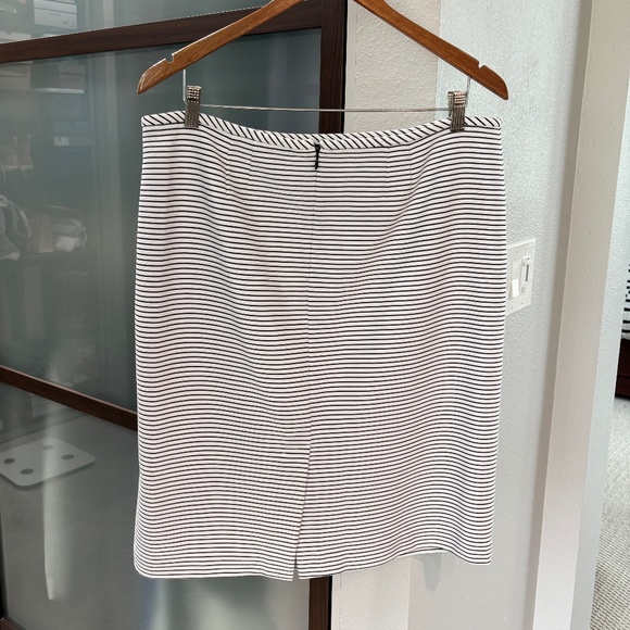 Calvin Klein Skirt - White with Black Stripes Size 14 - Picture 2 of 8